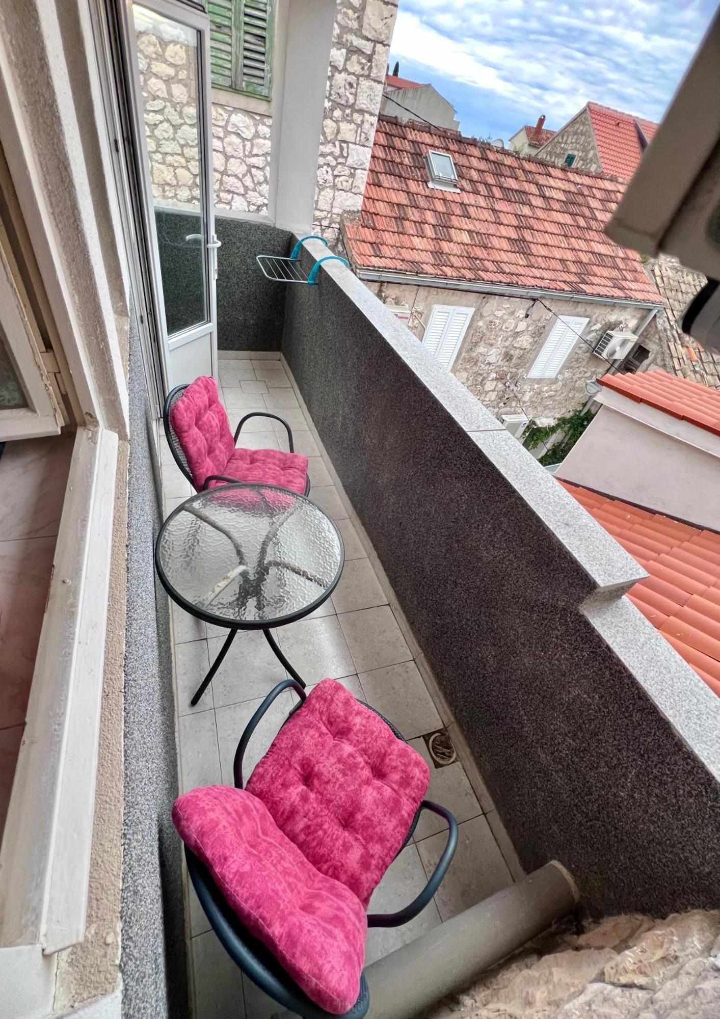 Apartments Tudor Nikola Đảo Hvar Ngoại thất bức ảnh